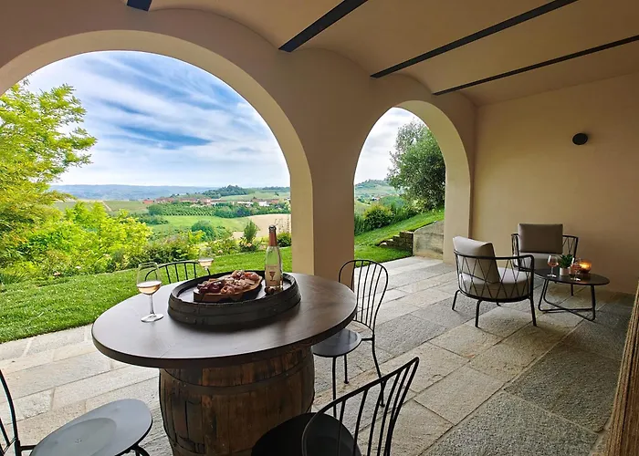 Casa Profumi Di Barbera - Infinity Pool, Luxurious Bedrooms And Historic Charm 펜션