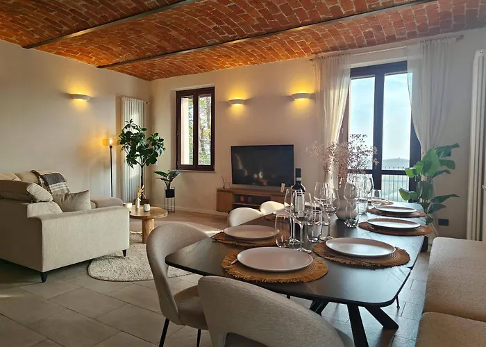 Casa Profumi Di Barbera - Infinity Pool, Luxurious Bedrooms And Historic Charm 펜션 *